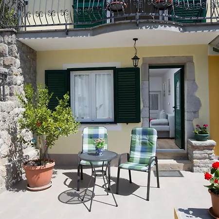 Vero-4 By Interhome * 奥帕提亚